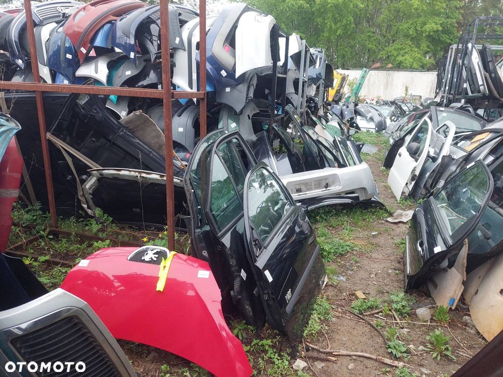 KOMPLETNY PRZÓD MASKA ZDERZAK BŁOTNIKI LAMPY BELKA PEUGEOT 107 I KJH - 16