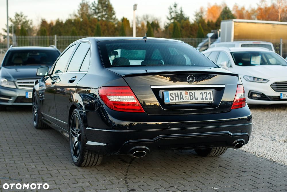Mercedes-Benz Klasa C 350 CDI DPF (BlueEFFICIENCY) 7G-TRONIC Avantgarde - 10