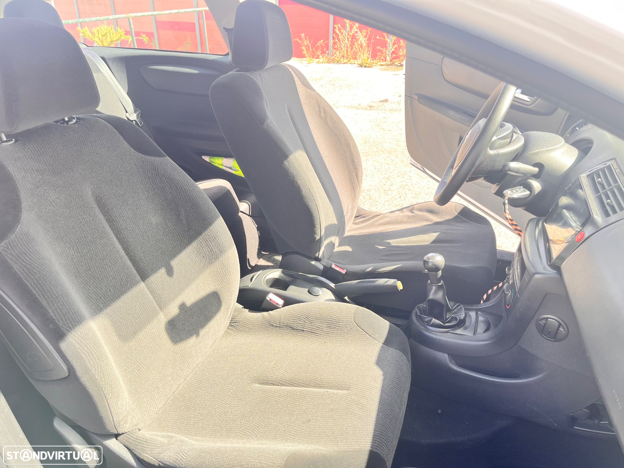 Citroën C4 Coupe 1.6 HDi FAP VTR - 9
