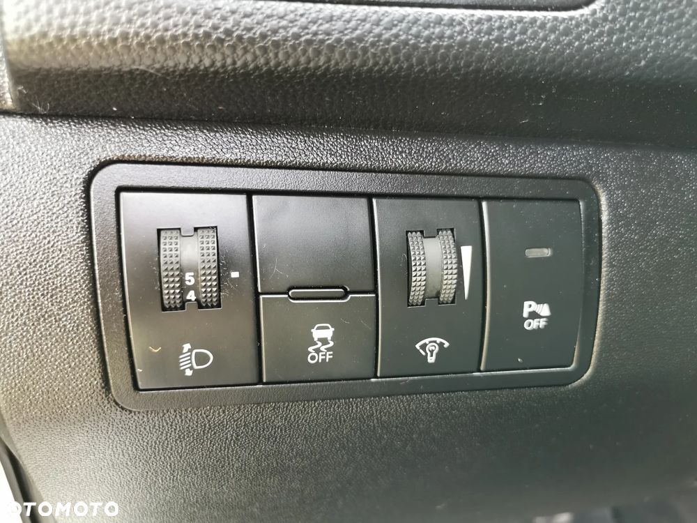 Hyundai ix20 1.6 CRDi Fifa World Cup Edition - 16