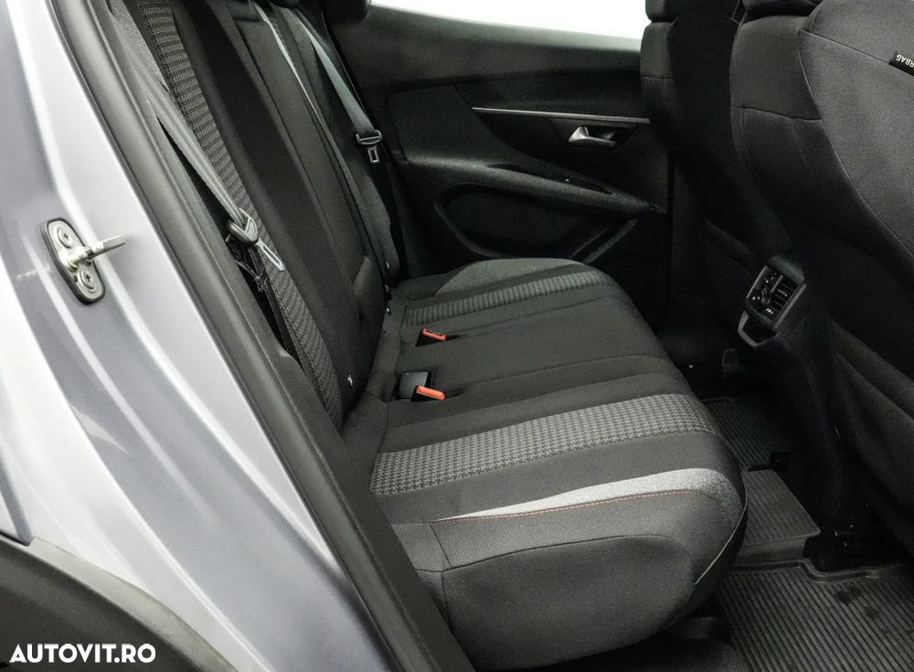 Peugeot 3008 1.2 PureTech 130 EAT8 Allure Pack - 17