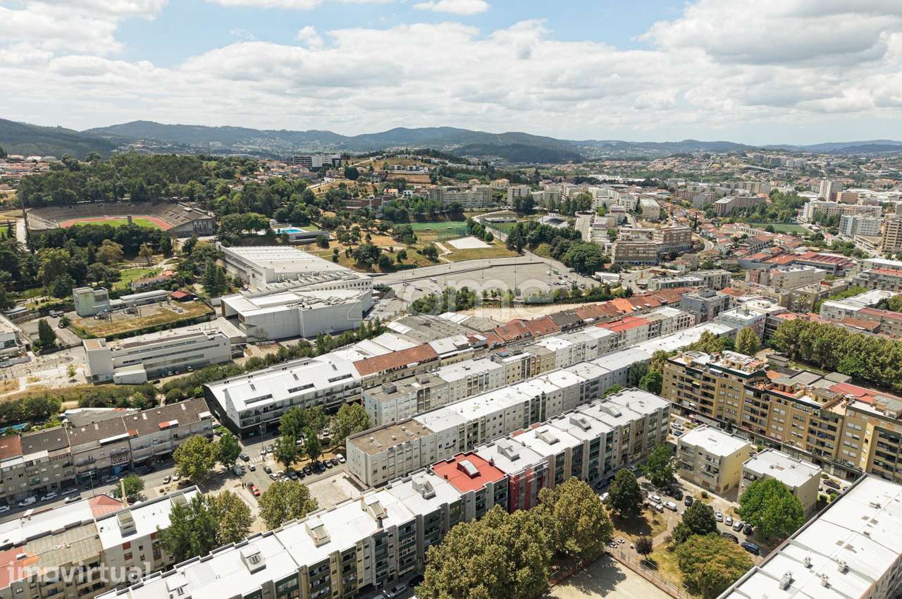 Loja e armazém na Rua Conselheiro Lobato, Braga - Grande imagem: 5/59