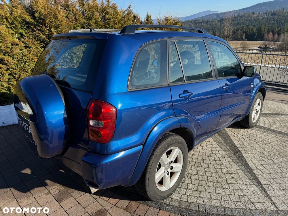 Toyota RAV4 2.0 VVT-i 4x4 - 4