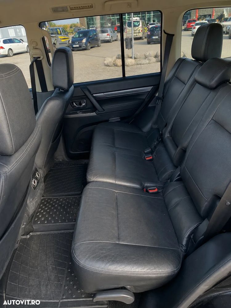 Mitsubishi Pajero - 9