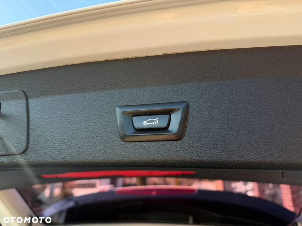 BMW X1 sDrive18i Advantage - 37