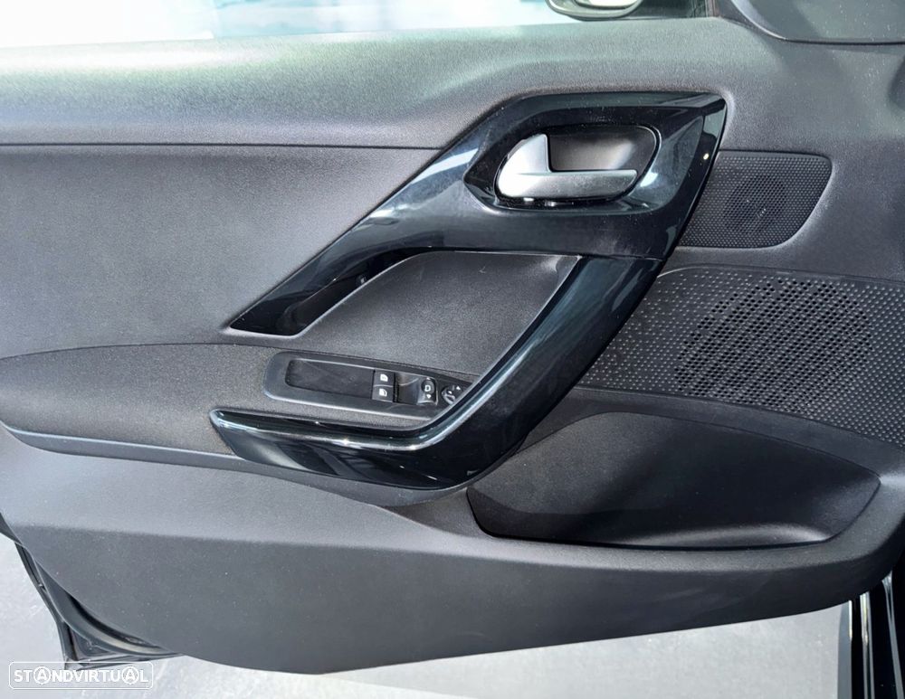 Peugeot 208 1.2 PureTech Style - 12