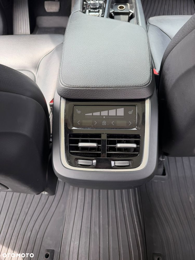 Volvo XC 90 T6 AWD Geartronic Momentum - 28