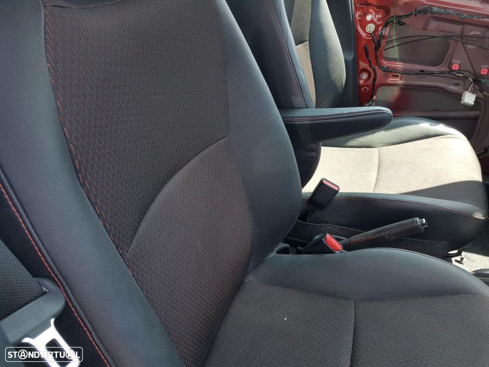 Toyota Yaris 2014 para peças - 4