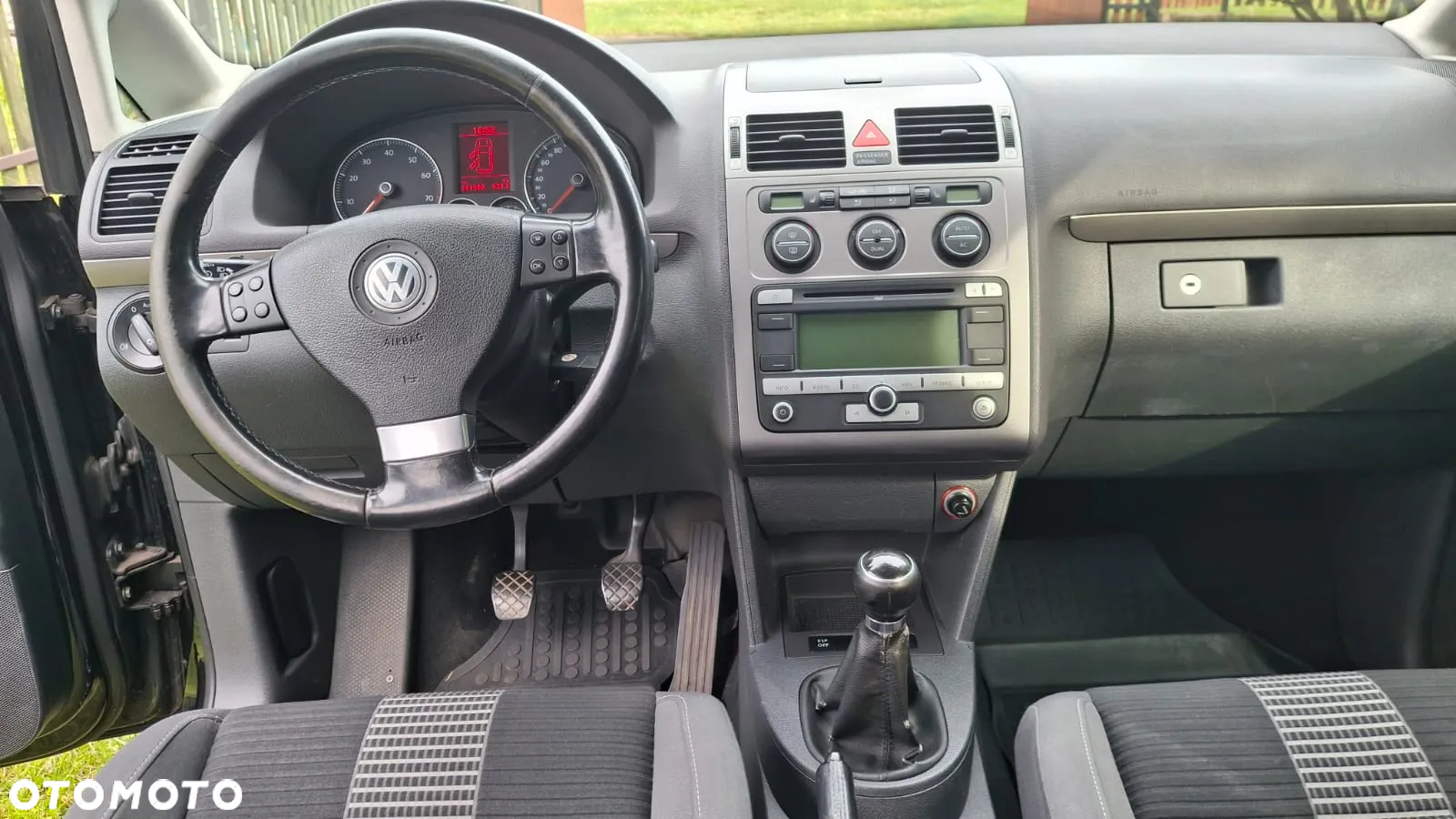 Volkswagen Touran 1.6 - 32