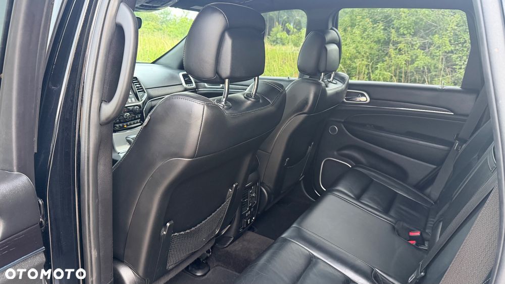 Jeep Grand Cherokee - 16
