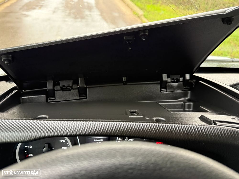 Iveco DAILY 35-140 PLATAFORMA ELEVATÓRIA - 25