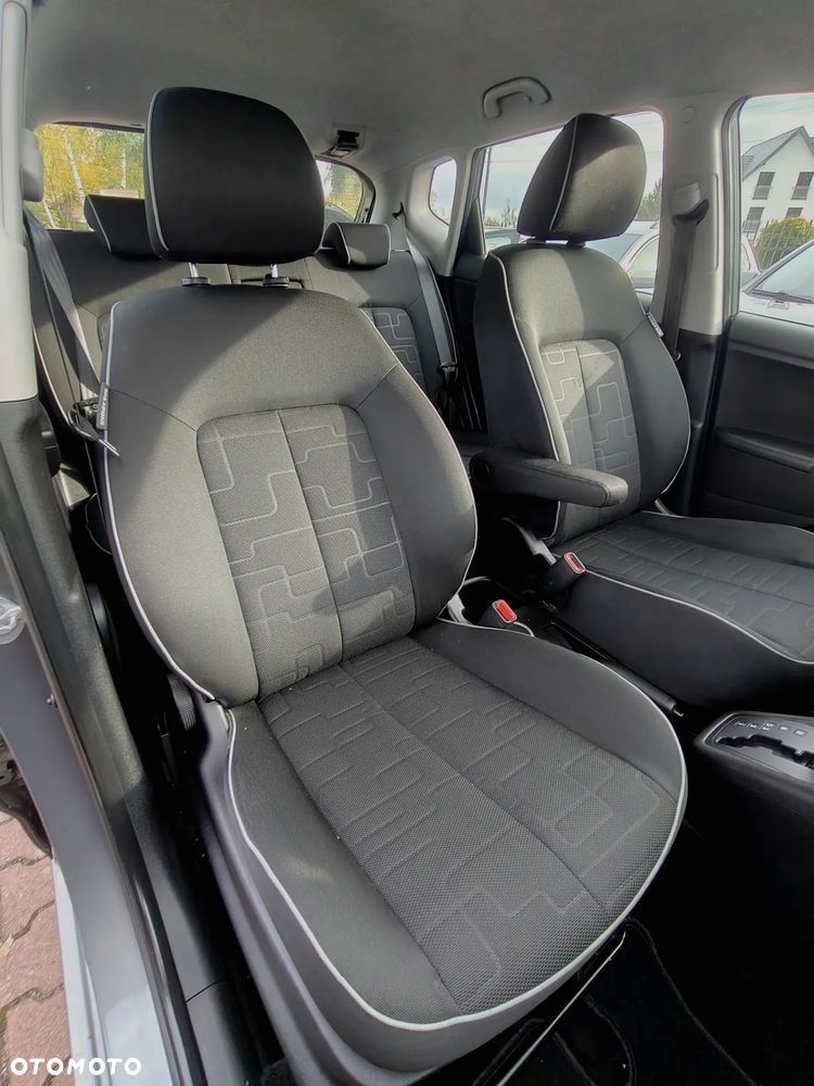 Kia Venga - 12