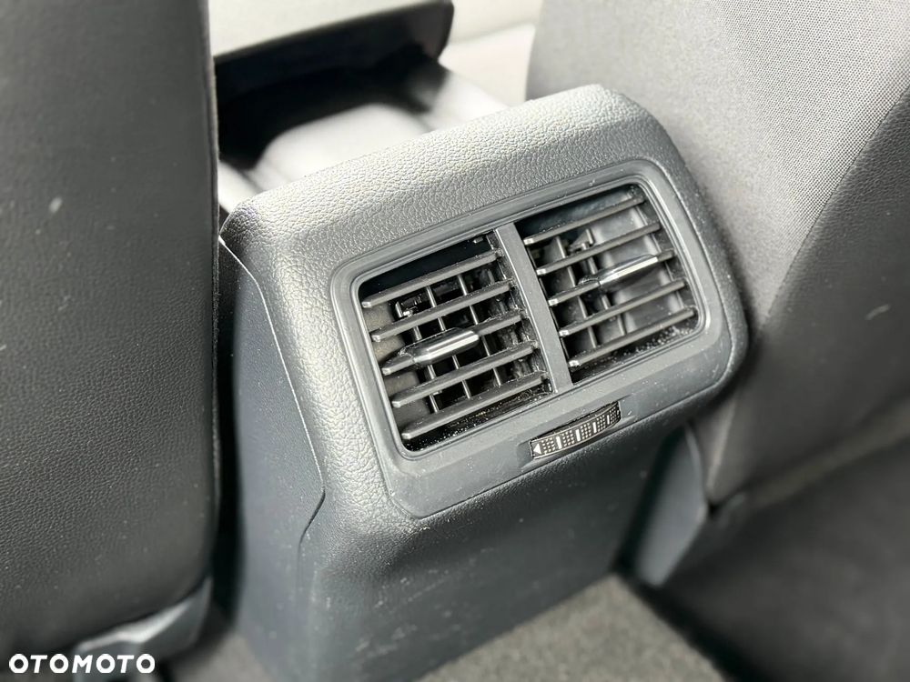 Volkswagen Golf 1.4 TSI BlueMotion Technology DSG Comfortline - 19