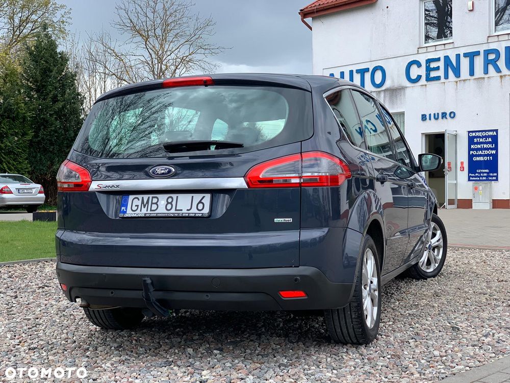 Ford S-Max - 13