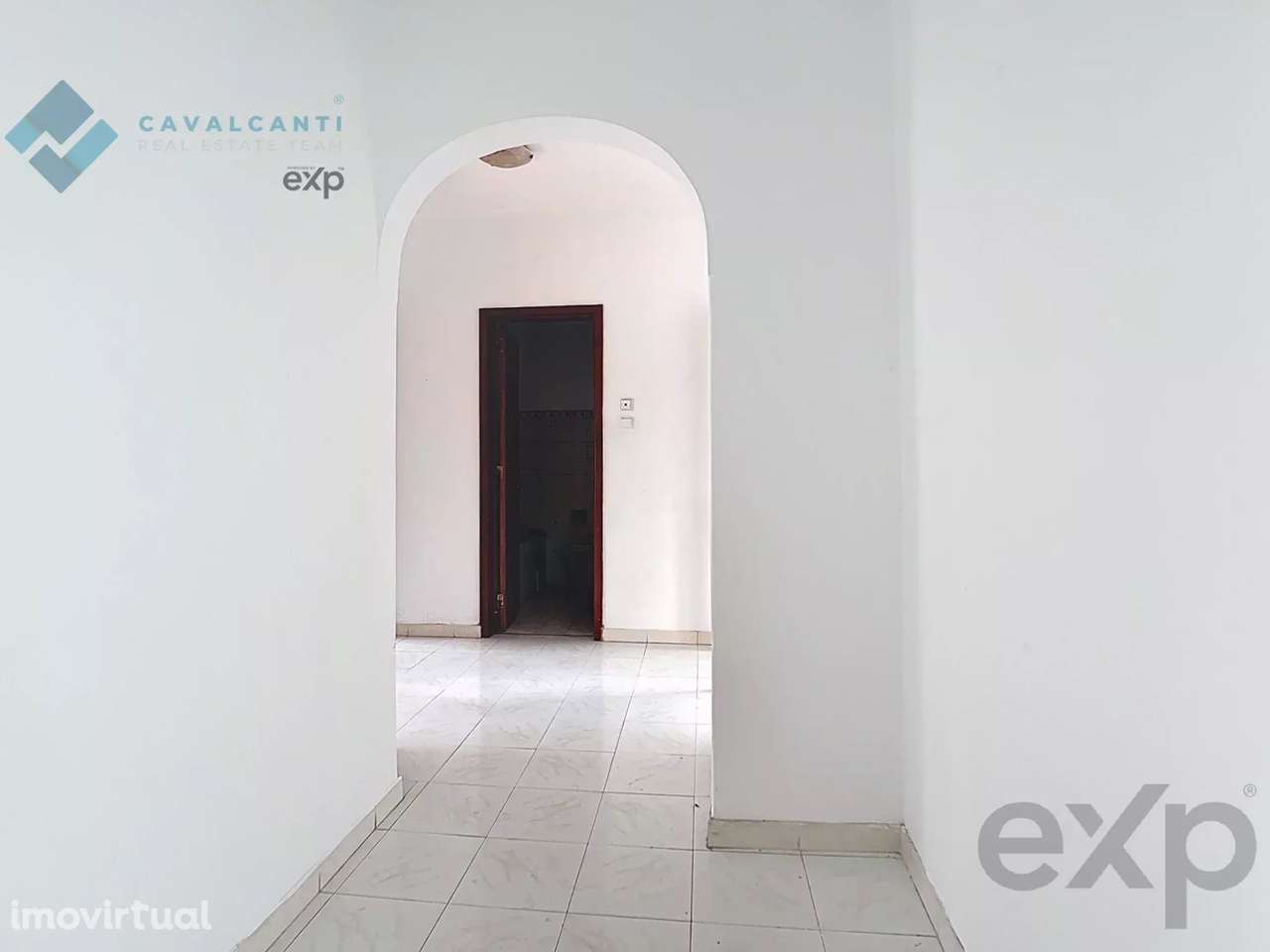 T3 para remodelar no centro de Carnaxide - Grande imagem: 5/43