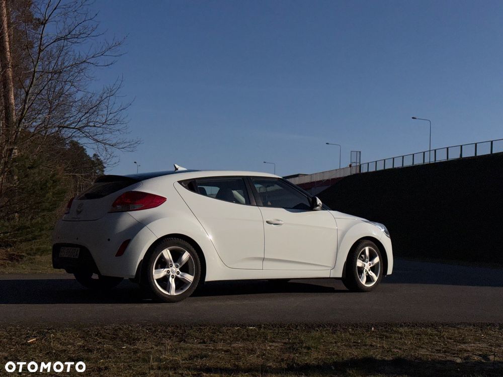 Hyundai Veloster 1.6 GDI Comfort - 2