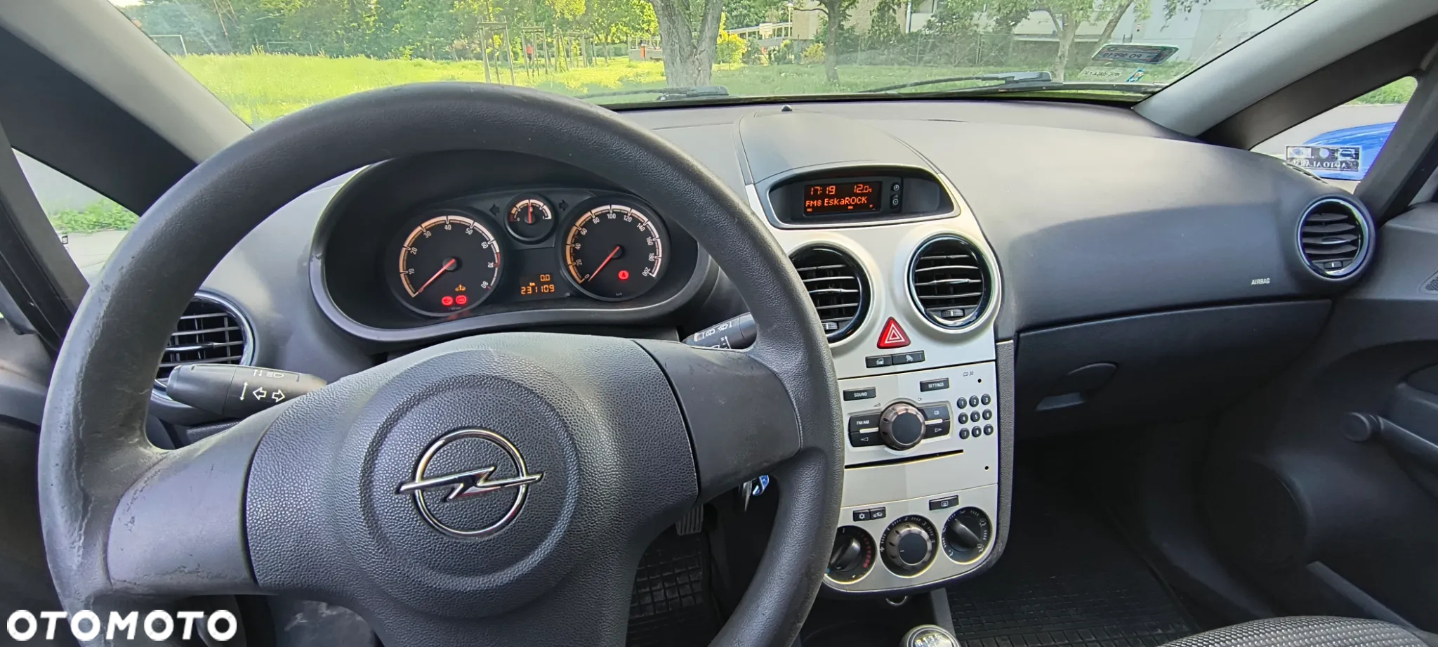 Opel Corsa 1.2 16V Enjoy - 10