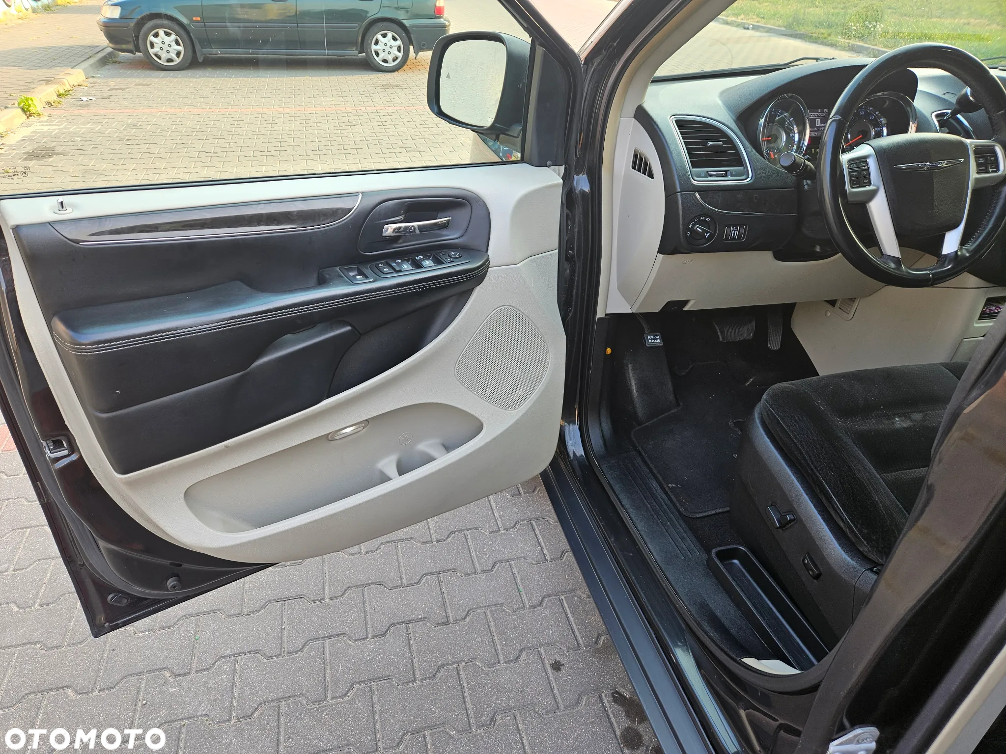 Chrysler Town & Country 3.6 Touring - 8