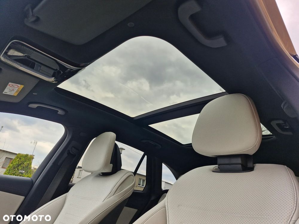 Mercedes-Benz GLC - 21