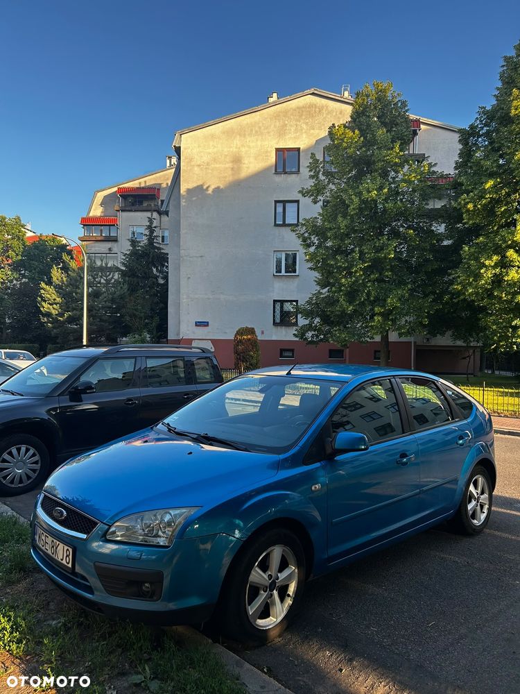 Ford Focus 2.0 Ghia - 11