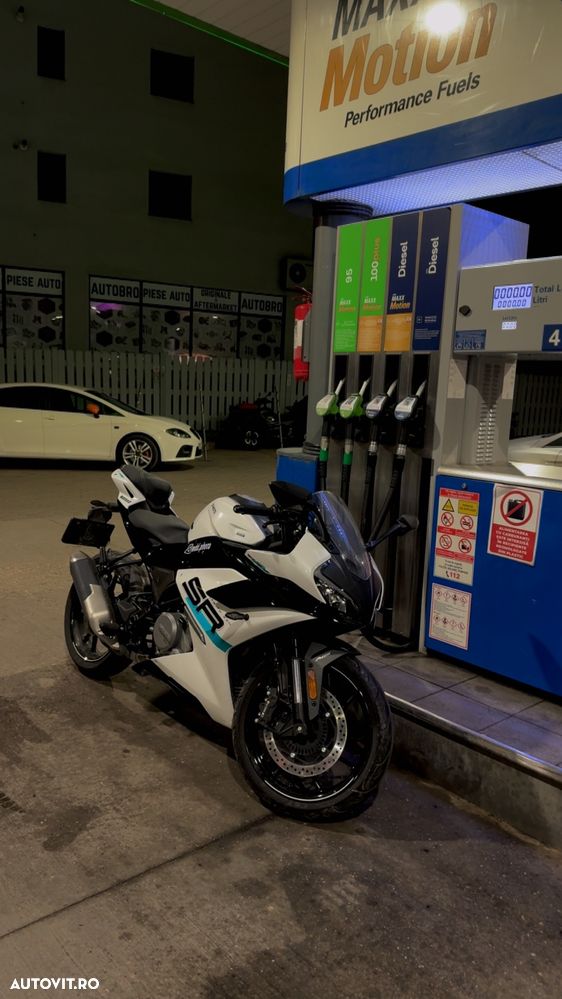 CF Moto 300SR ABS - 4
