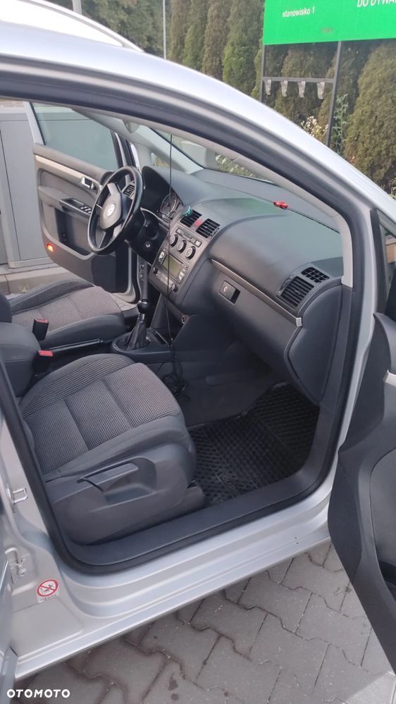 Volkswagen Touran - 15