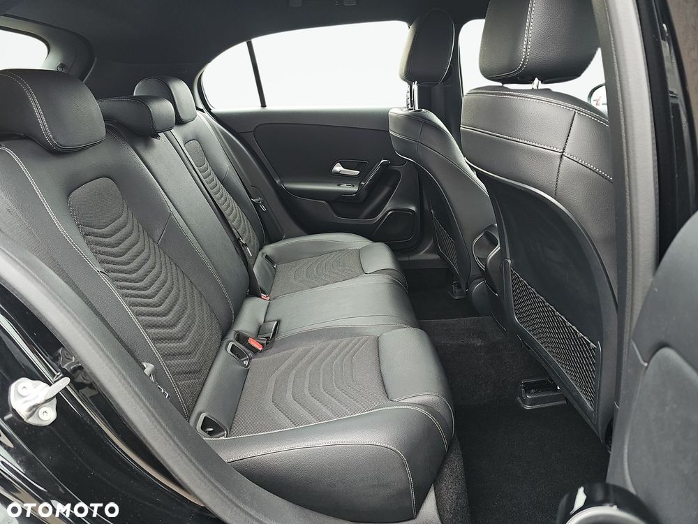 Mercedes-Benz Klasa A 180 7G-DCT - 14