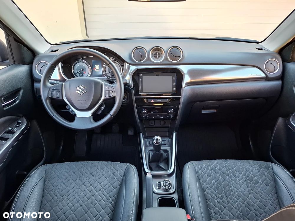 Suzuki Vitara 1.0 Boosterjet Premium 4WD - 9
