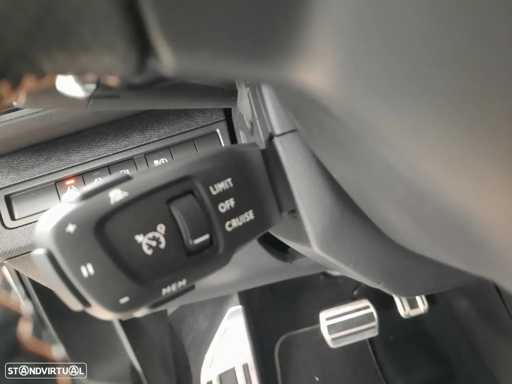 Peugeot 3008 1.6 Hybrid4 GT Line e-EAT8 - 28