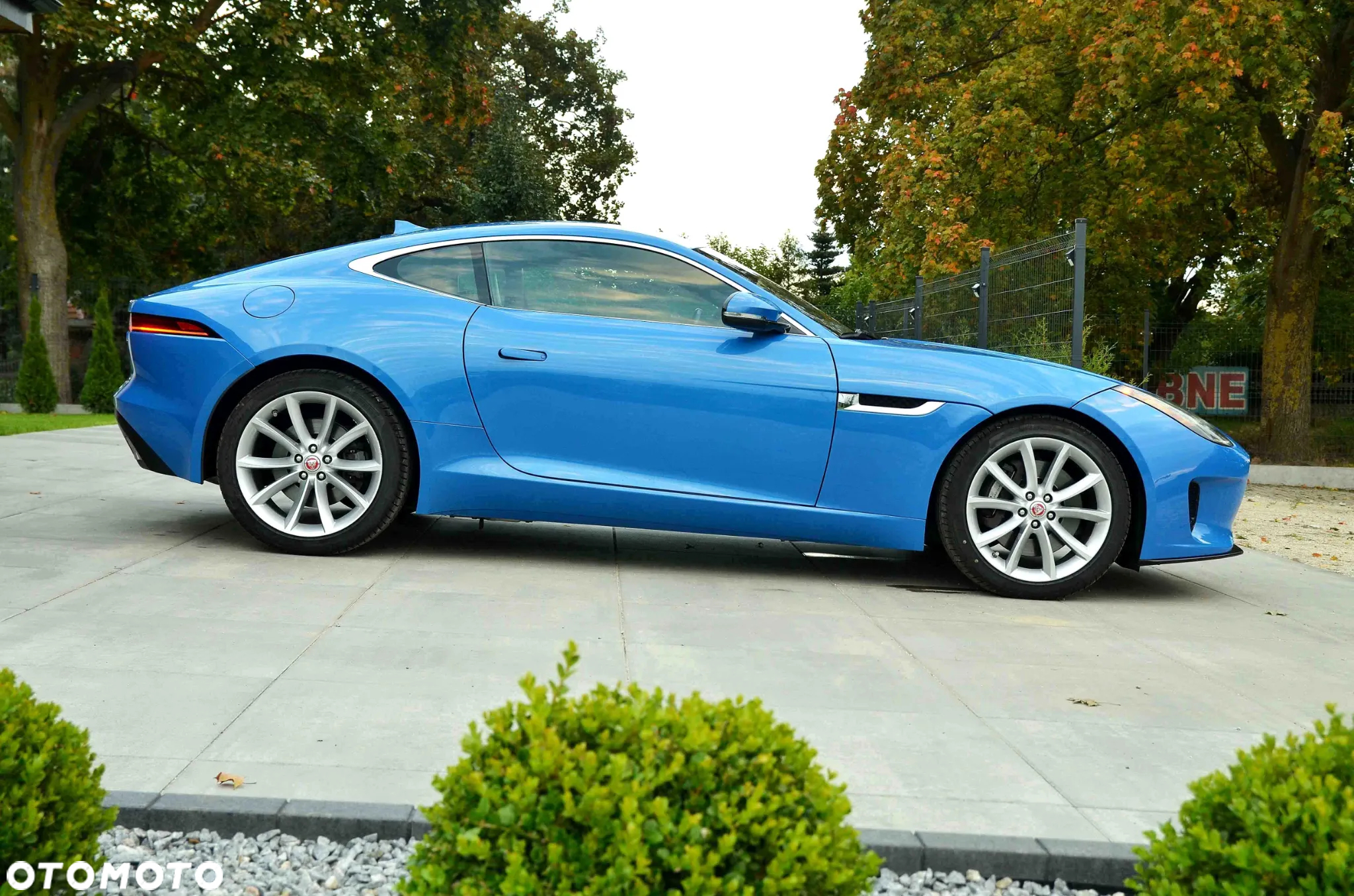 Jaguar F-Type Coupe Chequered Flag - 8