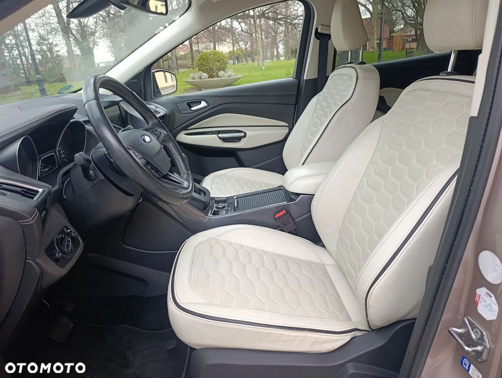 Ford Kuga 2.0 TDCi 4x4 Vignale - 29