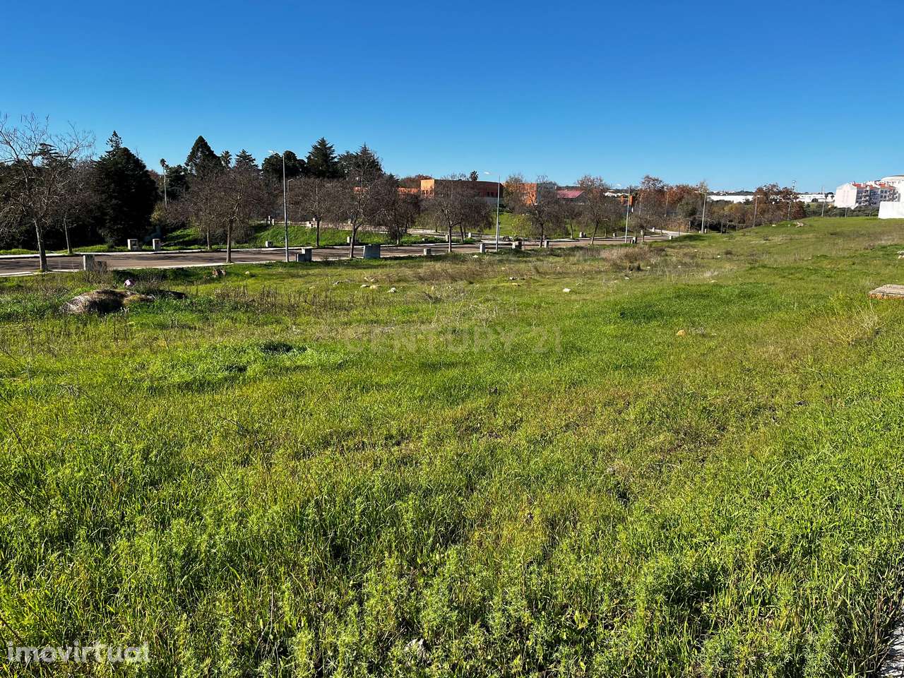 Lote 270m2 para moradia geminada dois pisos e cave em zona nobre da ci - Grande imagem: 4/6