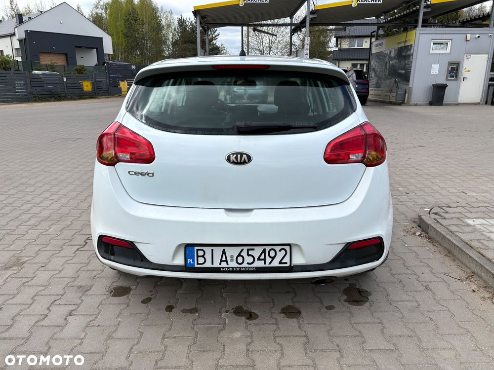 Kia Ceed - 4