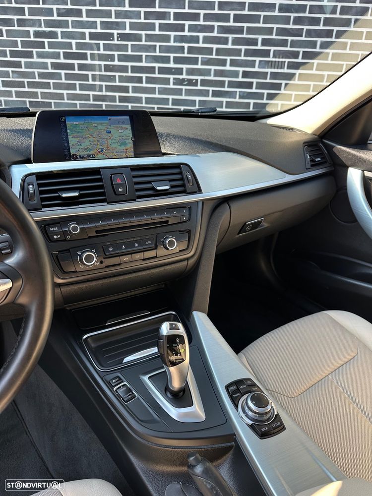 BMW 318 d Touring Aut. Luxury Line - 12