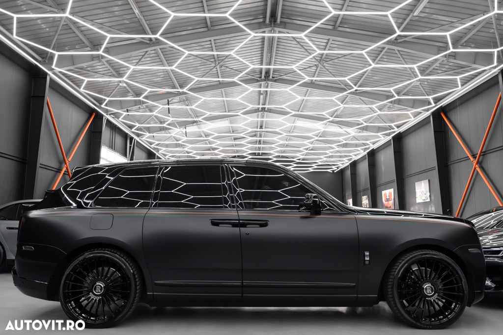 Rolls-Royce Cullinan Standard - 30