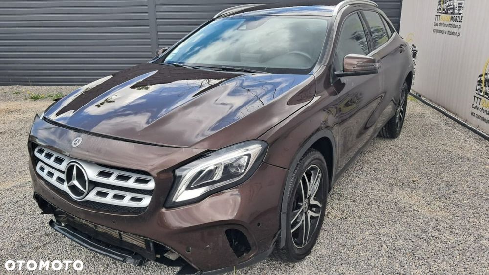 Mercedes-Benz GLA - 5