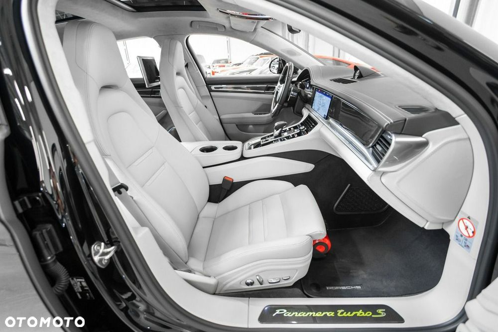 Porsche Panamera Turbo S E-Hybrid - 22