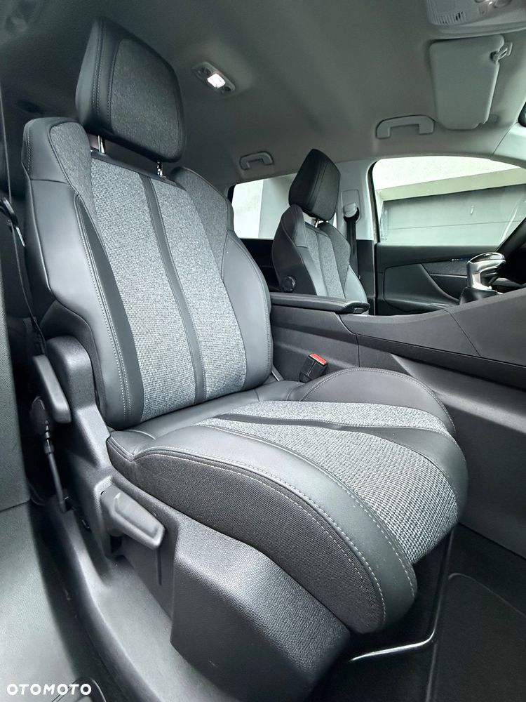 Peugeot 5008 - 26