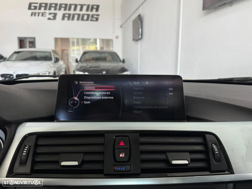 BMW 320 d Touring Auto Pack M - 23