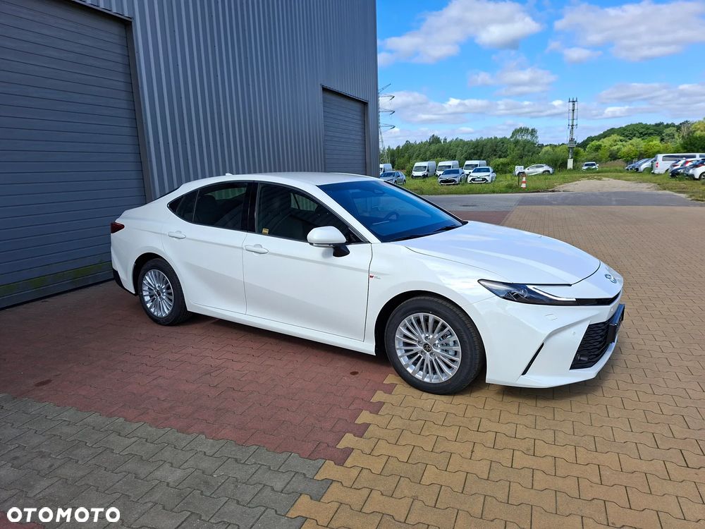 Toyota Camry 2.5 Hybrid Comfort CVT - 1