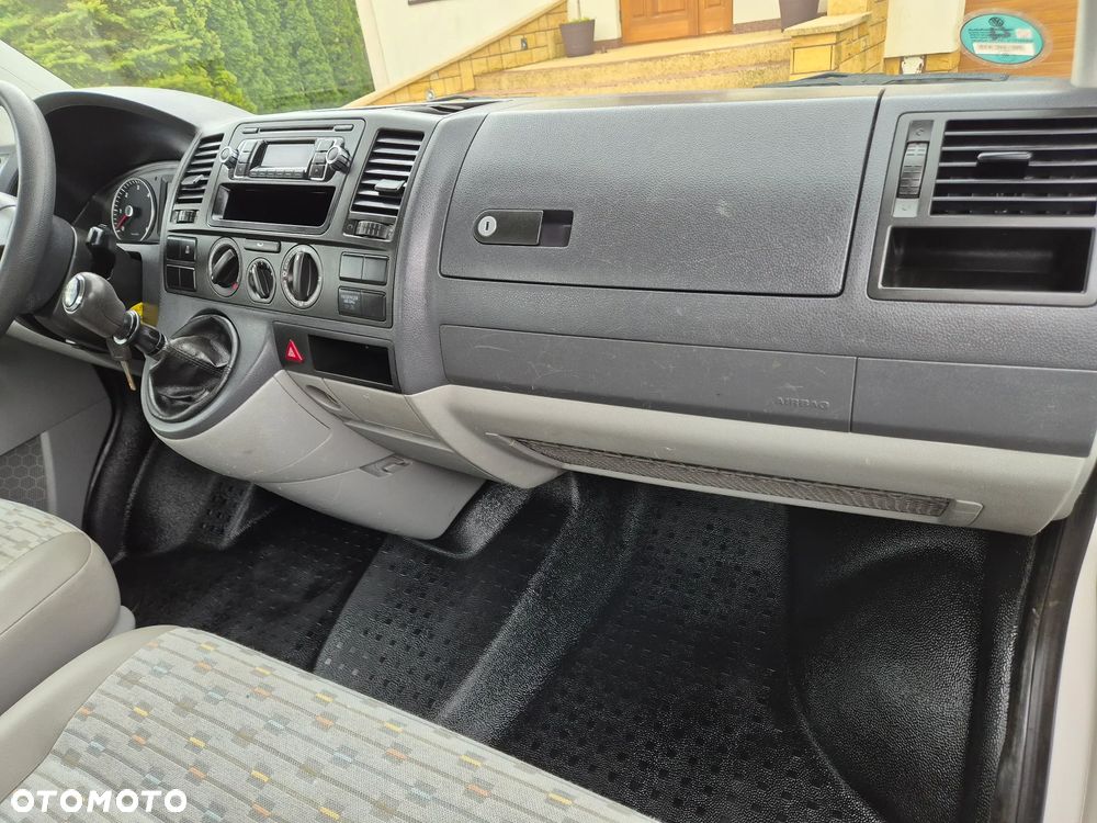 Volkswagen T5 kilka sztuk - 23