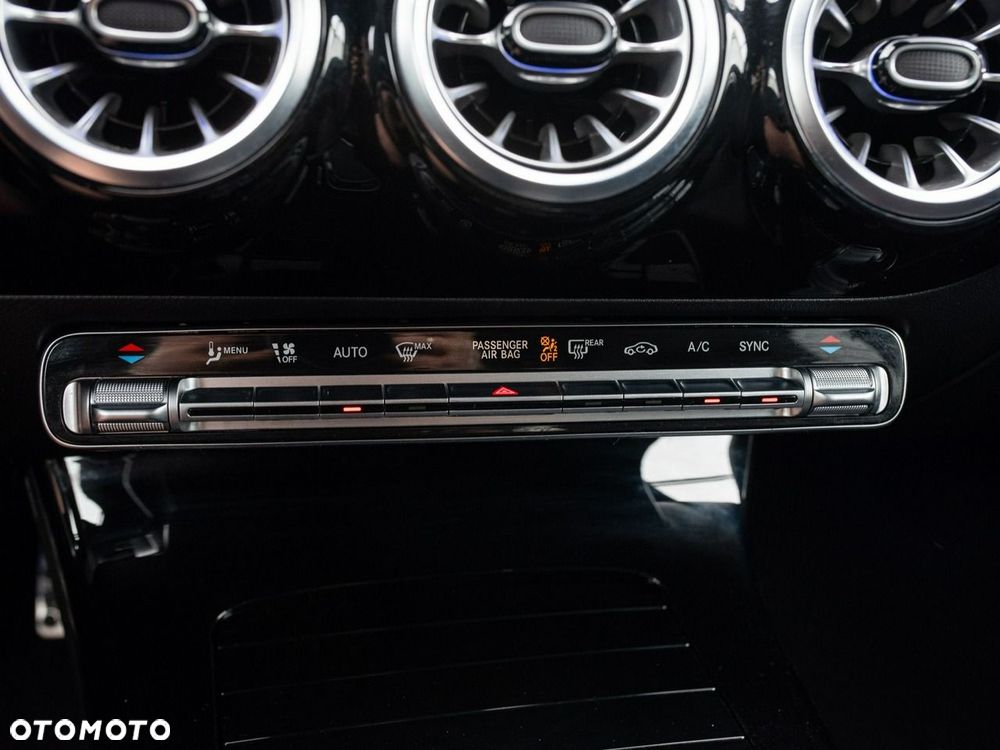 Mercedes-Benz CLA 200 mHEV AMG Line 7G-DCT - 16