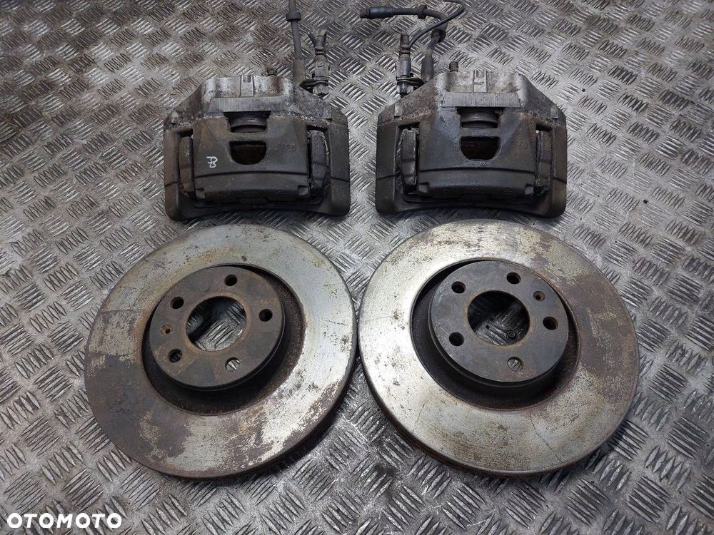 TARCZE HAMULCOWE PRZÓD + KLOCKI + ZACISKI AUDI A6 C6 2.0 TFSI - 1