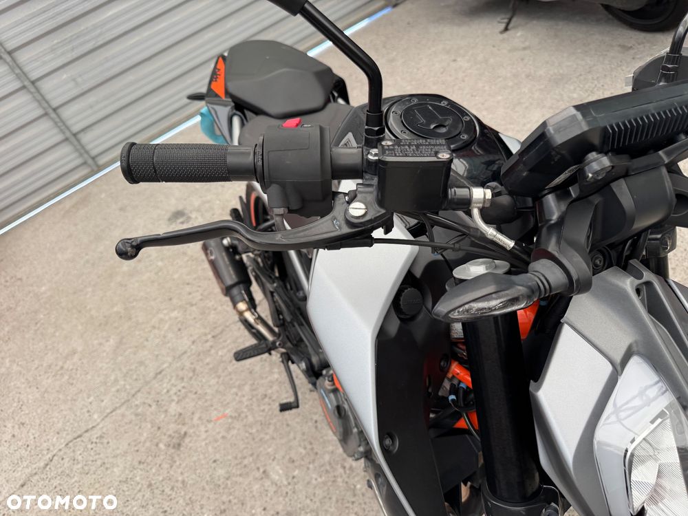 KTM Duke 125 - 13