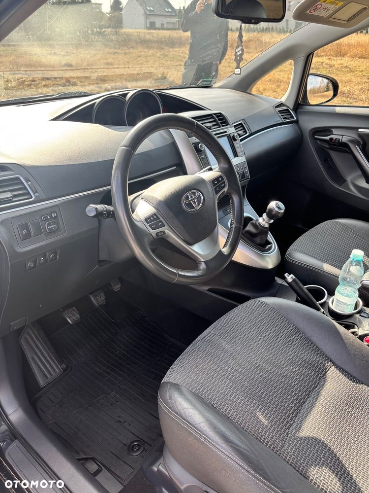 Toyota Verso 1.8 Prestige 7os - 9