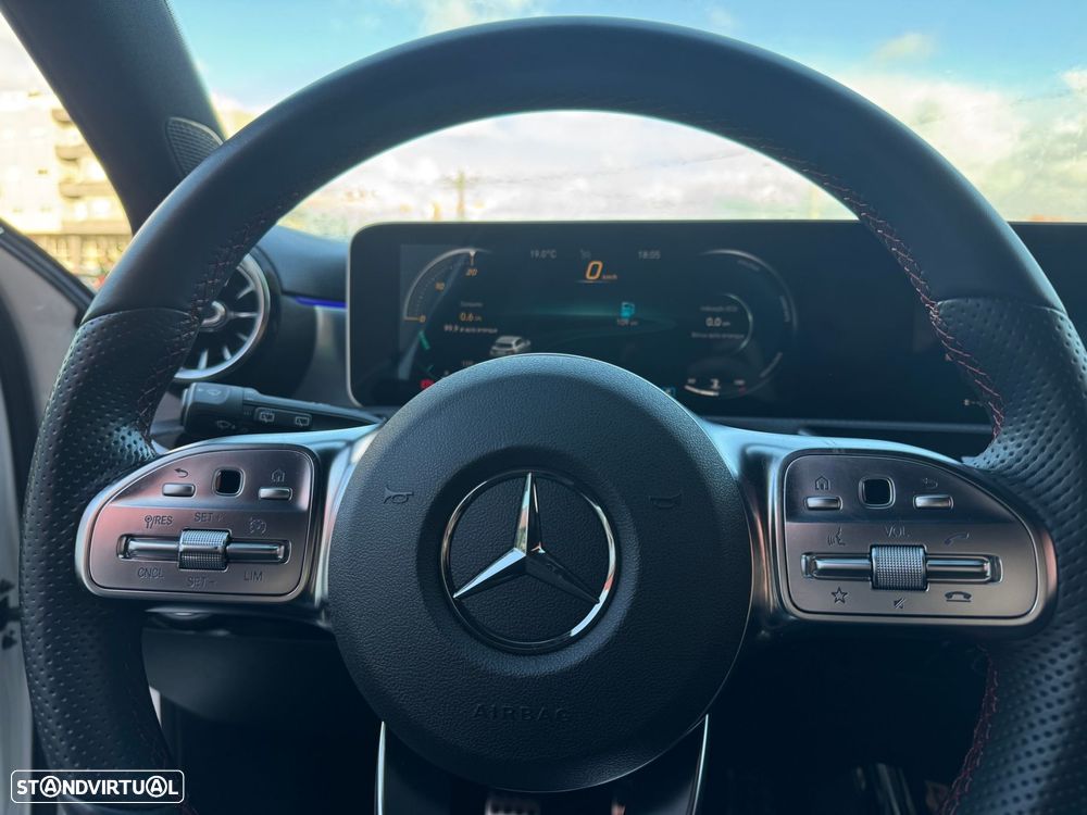 Mercedes-Benz A 200 AMG Line - 14