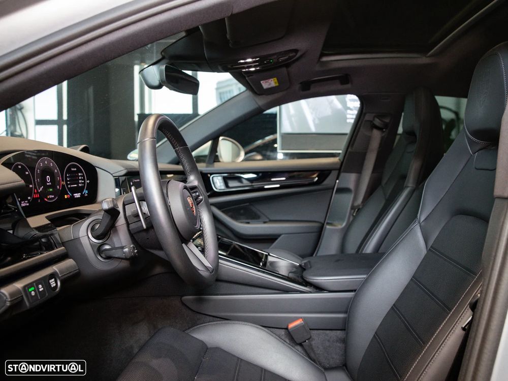 Porsche Panamera 4 E-Hybrid - 15