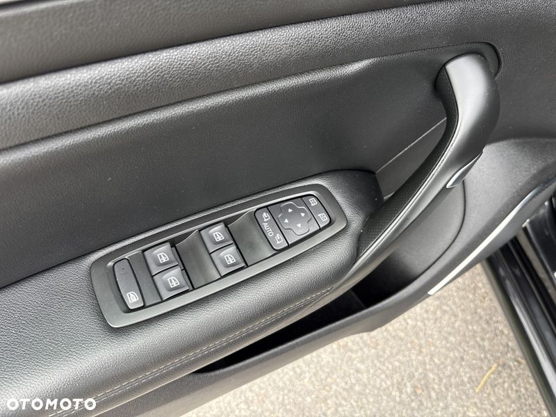 Renault Megane ENERGY TCe 130 BOSE EDITION - 24