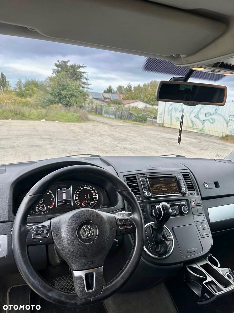 Volkswagen Multivan - 10
