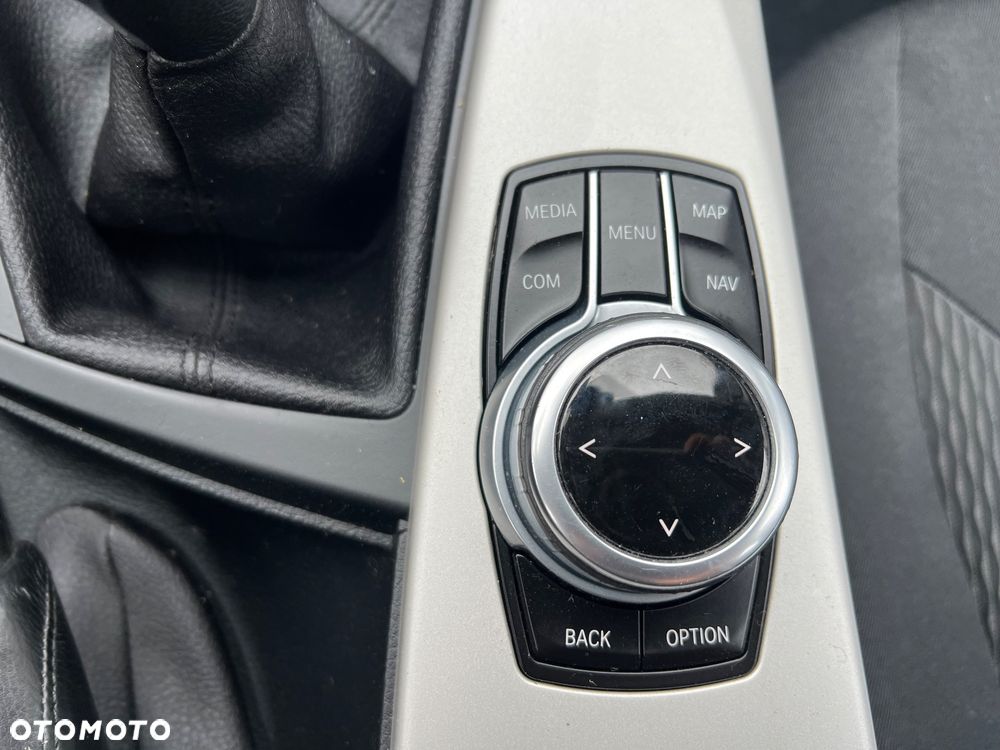 BMW Seria 3 318i Edition Luxury Line Purity - 36